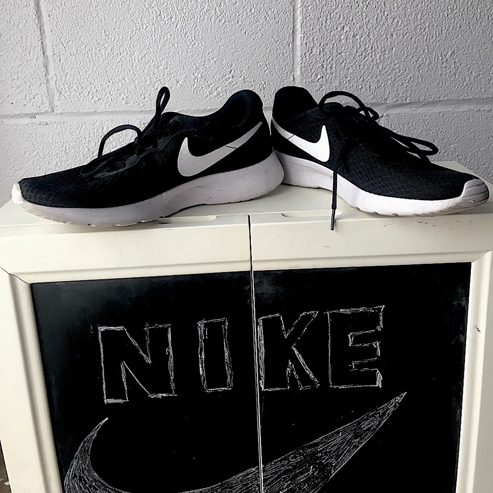 Black w: White swoosh Nike